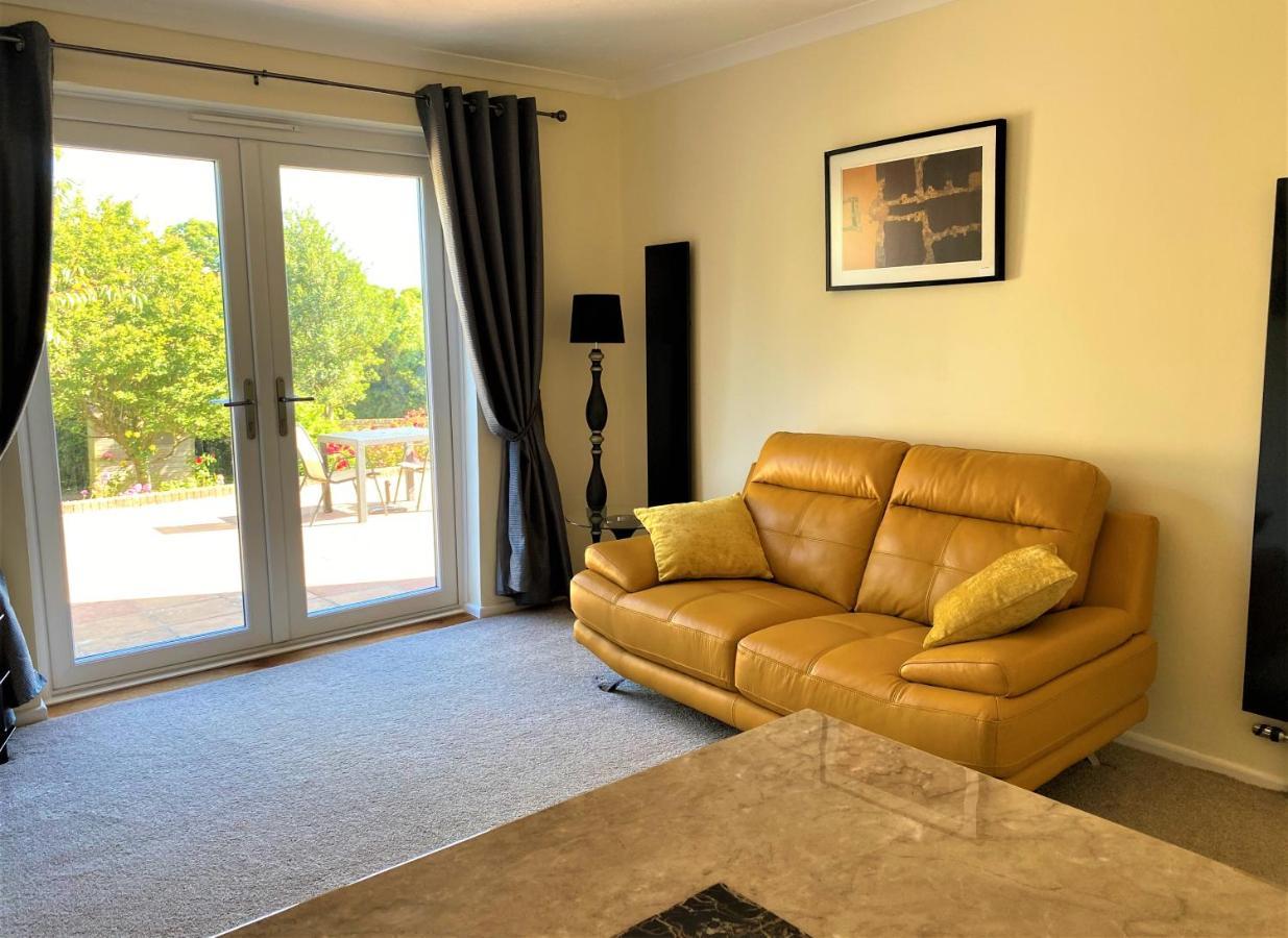 Luxury Suntrap In Private Complex St Leonards Apartment เฮสติงส์ ภายนอก รูปภาพ