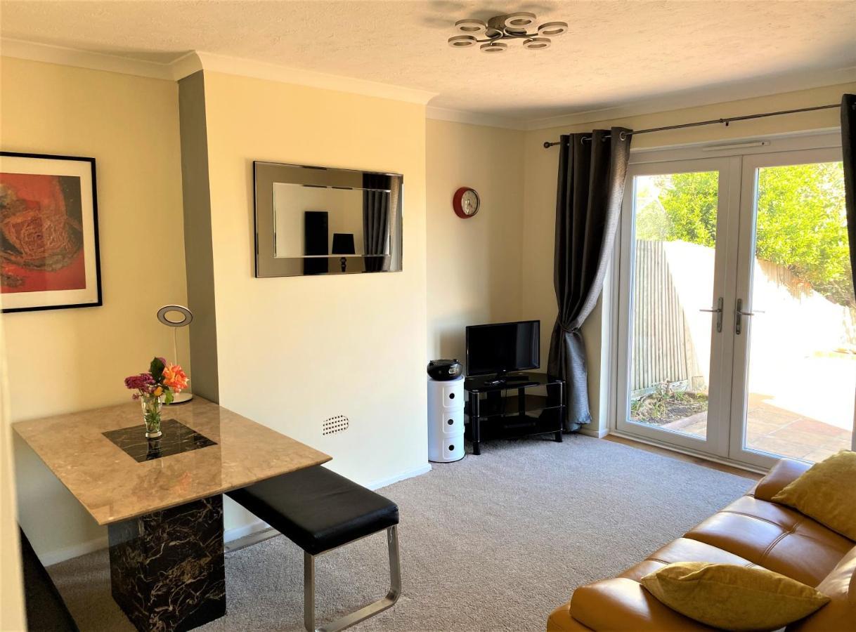 Luxury Suntrap In Private Complex St Leonards Apartment เฮสติงส์ ภายนอก รูปภาพ
